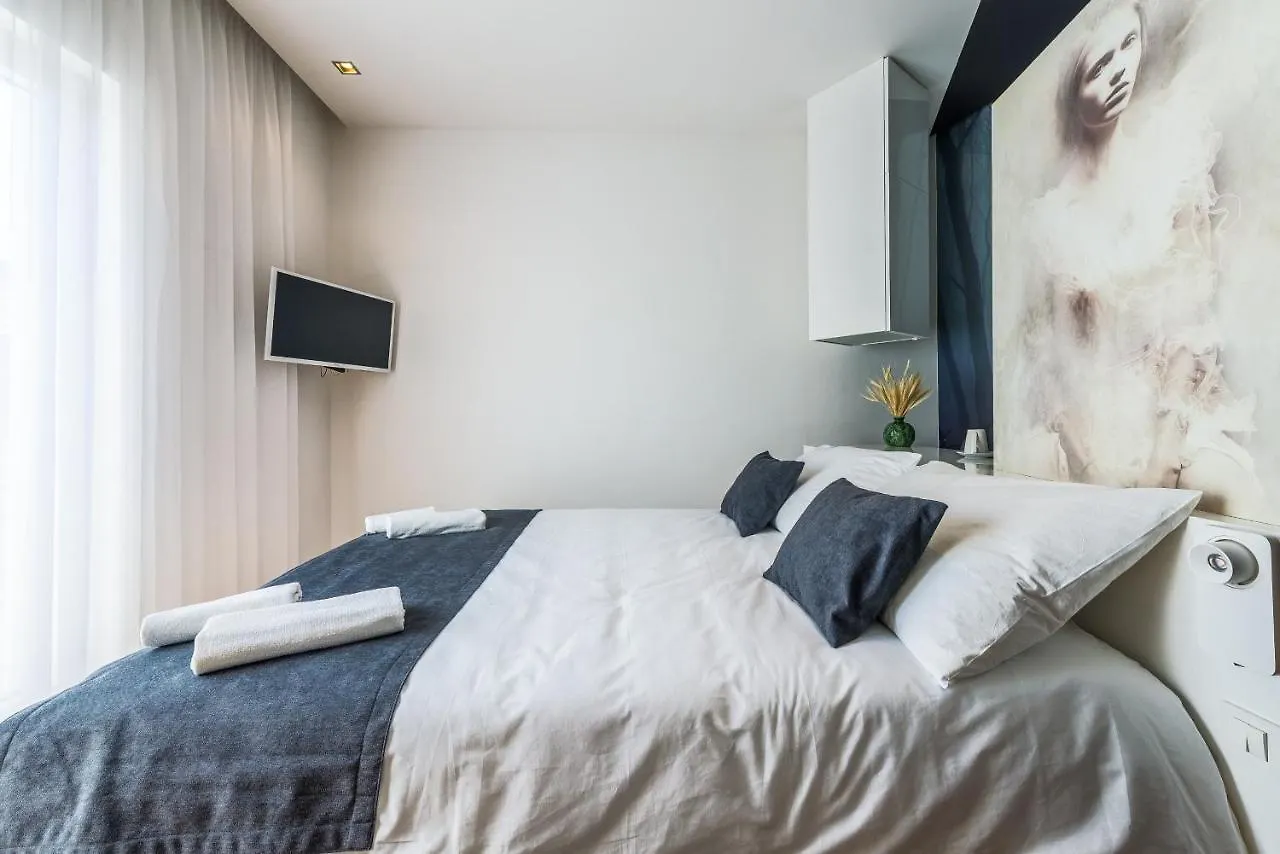 Central Rooms In Old Town By Belmont Realty 자다르 4*,