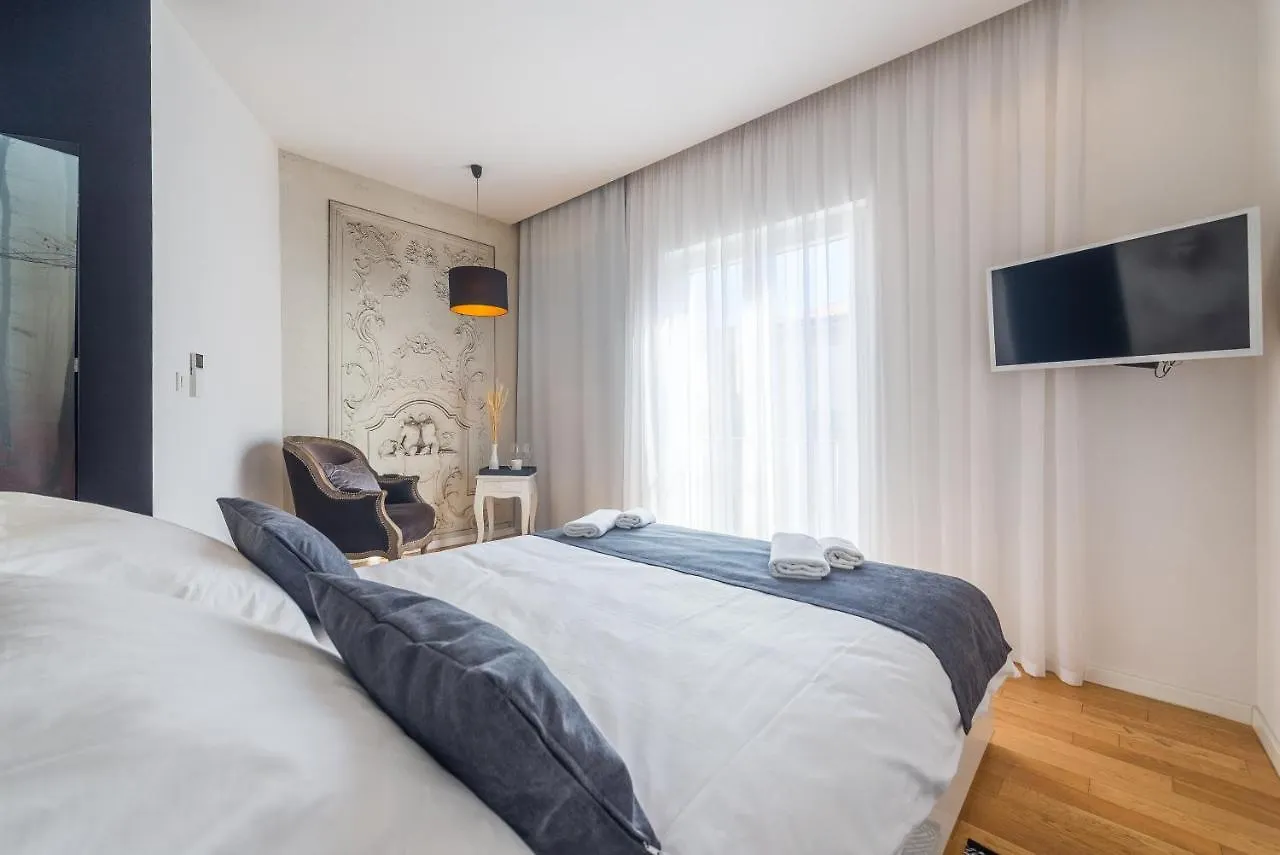 Central Rooms In Old Town By Belmont Realty 자다르
